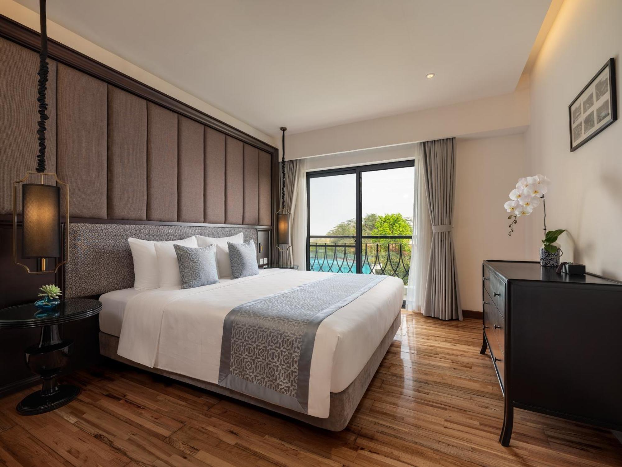 Elegant Suites Westlake Hanoi Exterior photo